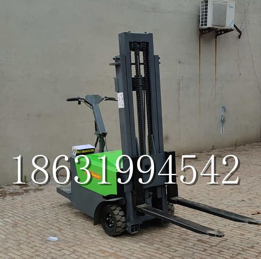 高州市优程全电动叉车插腿式堆高车液压装卸车1.5吨升高小型站驾式铲车